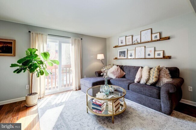 Sala de estar - 973 S Taylor St