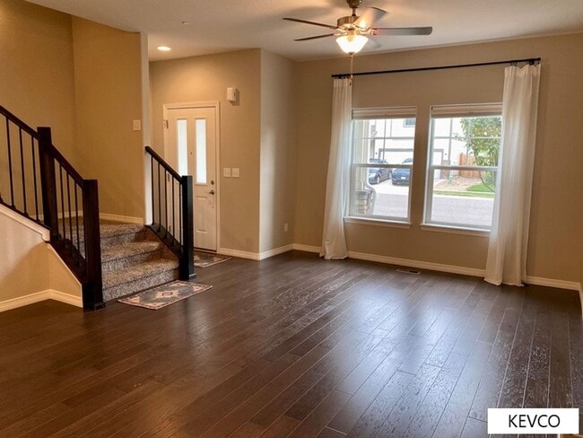 Building Photo - Townhouse with a View of the Foothills
