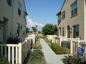 Building Photo - 435 N Beechwood Ave