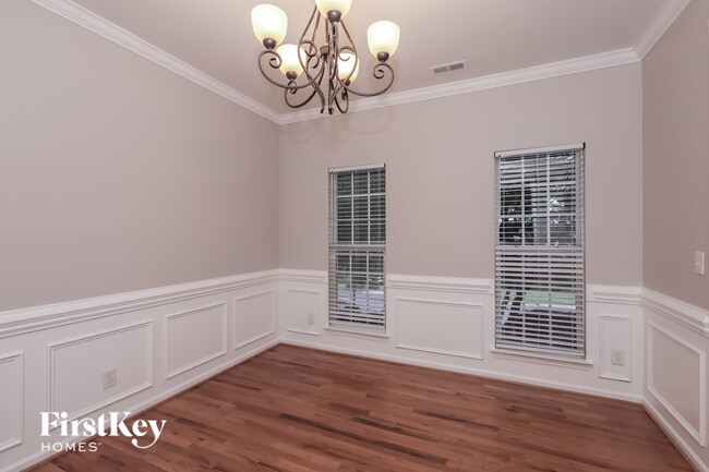 Building Photo - 3005 Linstead Dr