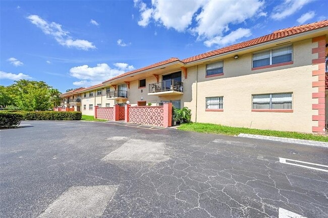 Foto del edificio - 11607 NW 29th St
