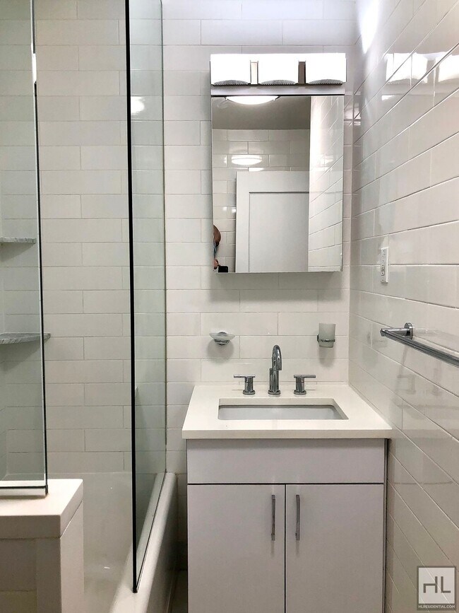 Foto del edificio - EAST 38 STREET