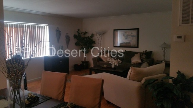 Foto del edificio - 400 N Sunrise Way