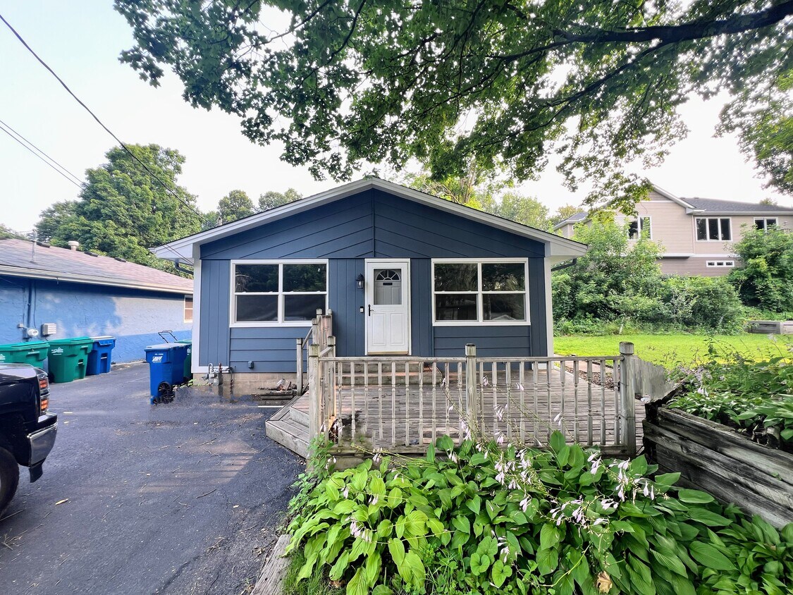 Primary Photo - 4651 Manchester Rd