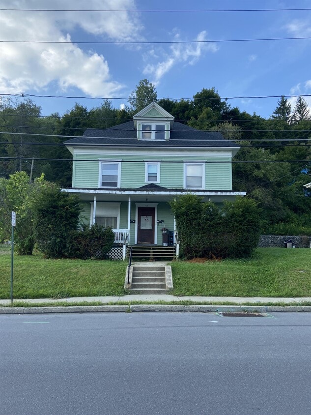 53 W Corydon St, Bradford, PA 16701 Townhome Rentals in Bradford PA