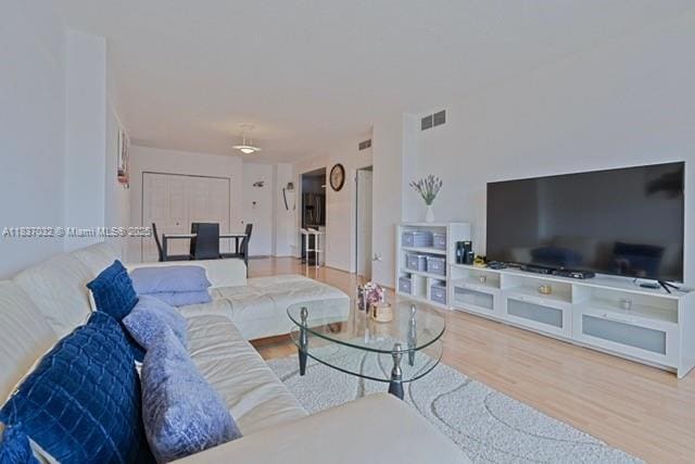 Foto del edificio - 1985 S Ocean Dr