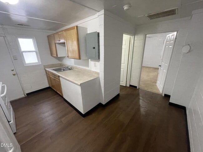 Building Photo - 820 Coleman St