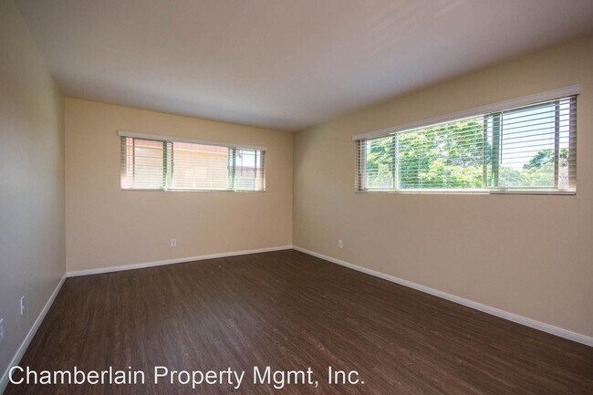 Foto del edificio - 1050-1060 Chinquapin Ave