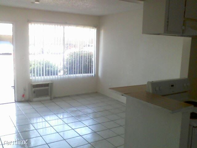 Primary Photo - 567 N Mountain View Ave