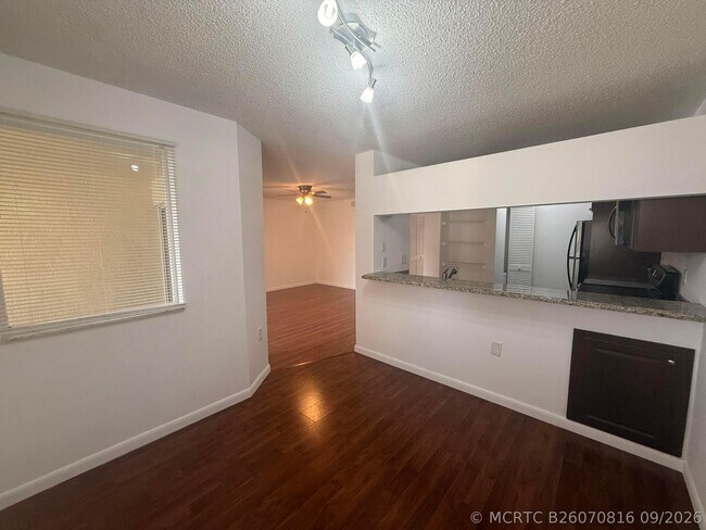 Building Photo - 16203 Glenmoor Dr