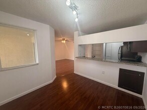 Building Photo - 16203 Glenmoor Dr