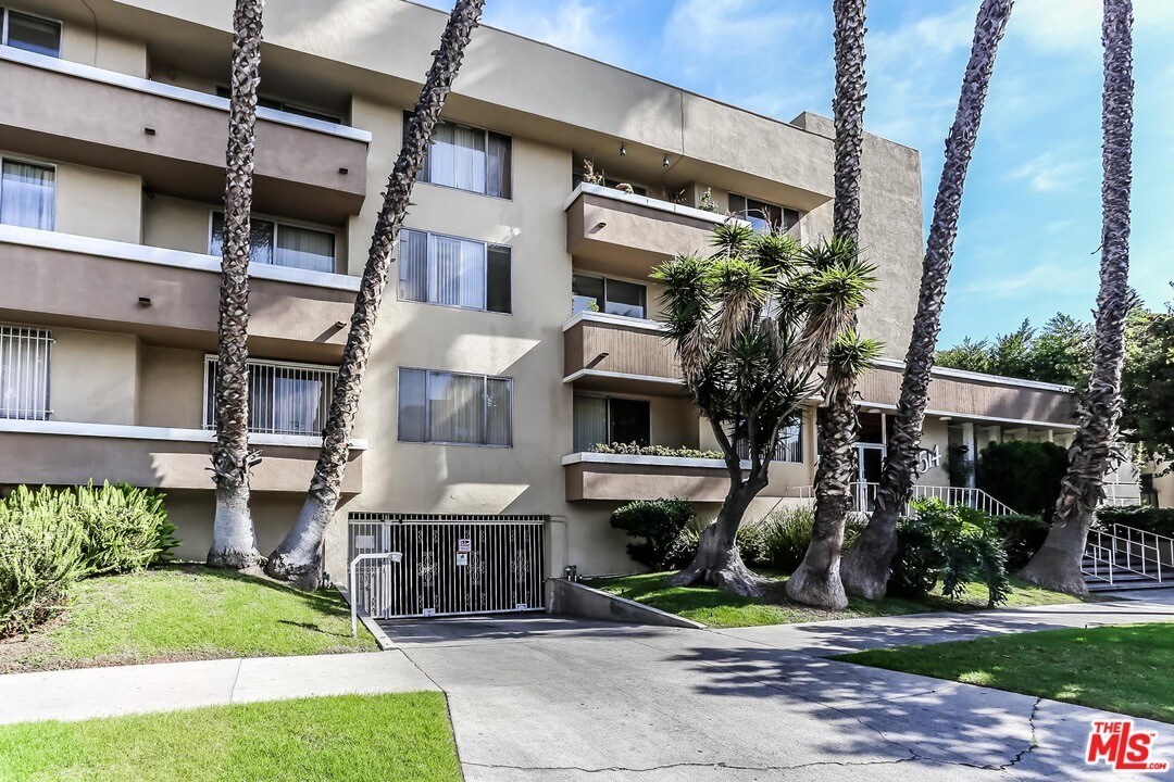 Primary Photo - 514 S Harvard Blvd