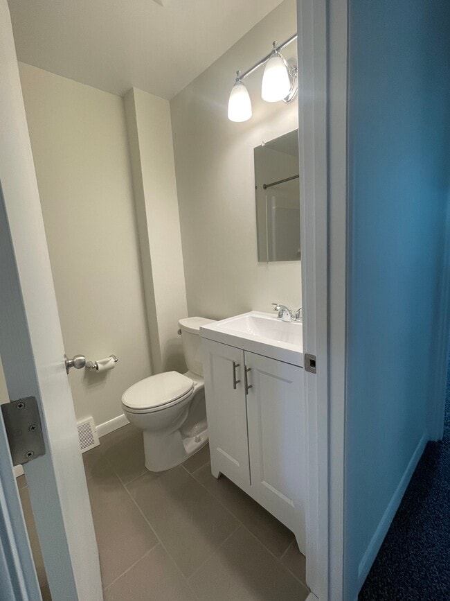 Photo - 11 S Manor Rd Apartment