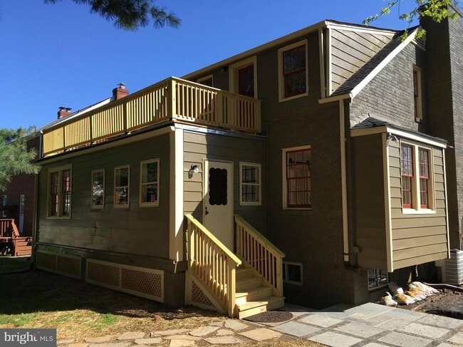 Building Photo - 604 N Emerson St