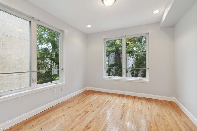 Foto del edificio - 3 br, 2 bath Triplex - 1846 N 17TH ST Unit B