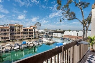 Building Photo - 9331 Marina Pacifica Dr N