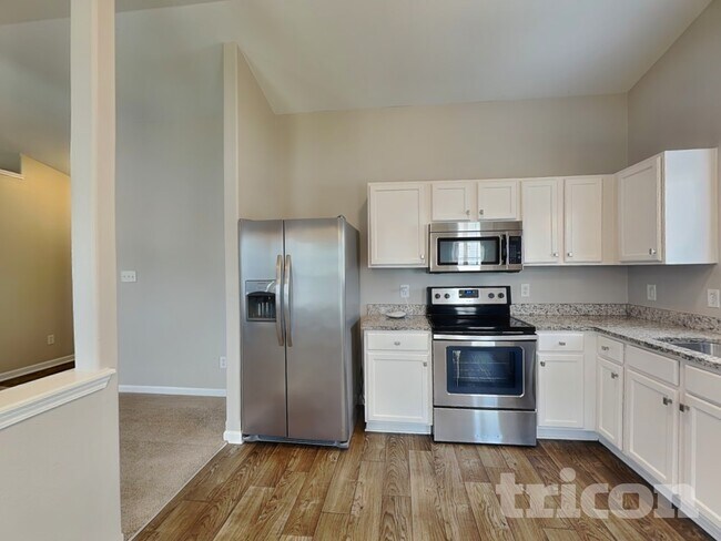 Building Photo - 4991 Astonshire Ln