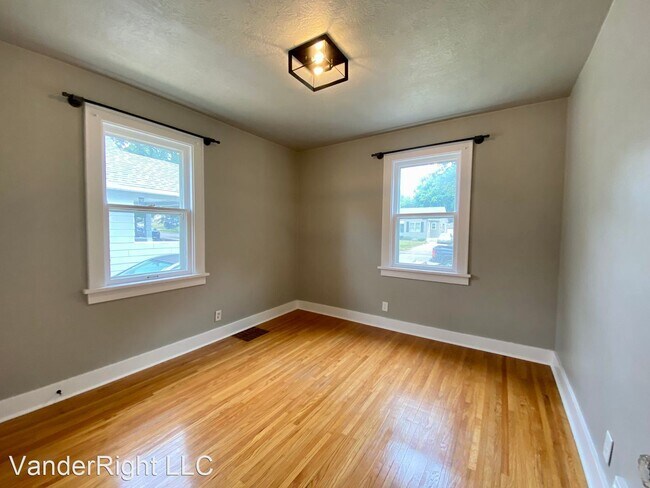 Foto del edificio - 3 br, 2 bath House - 729 S West Ave