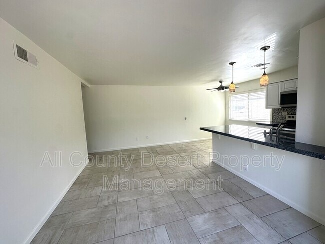 Foto del edificio - 72714 Willow St