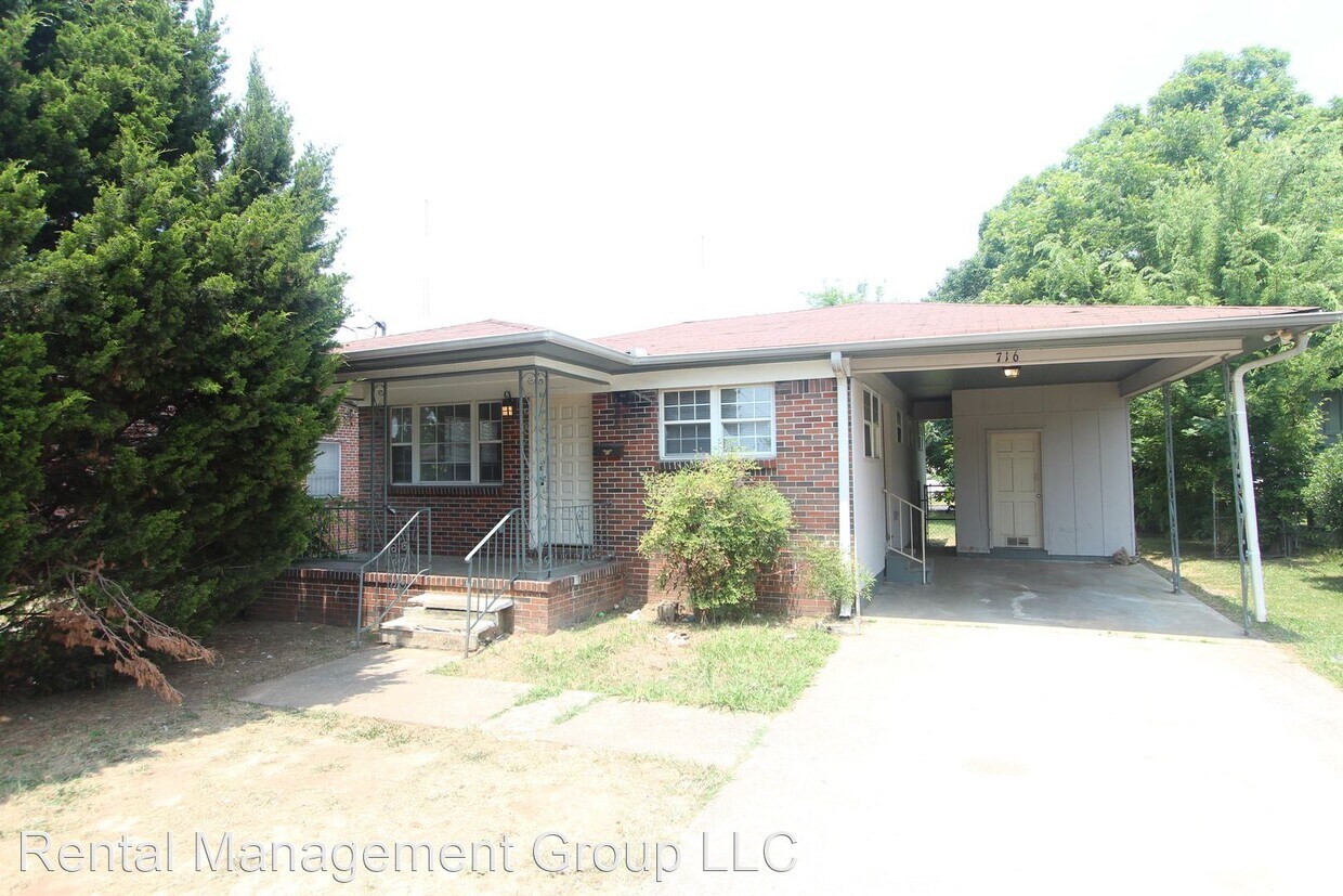 Primary Photo - 3 br, 1 bath House - 716 24th Avenue W