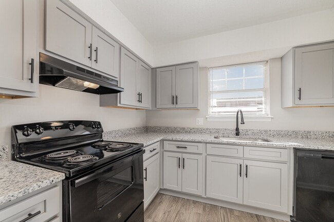 Building Photo - Nu Hudson