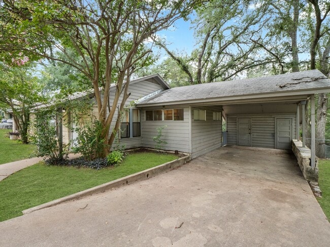 Building Photo - 6208 Walnut Hills Dr