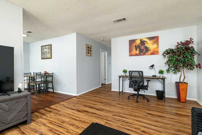 Building Photo - 2428 Mc Adoo Lane-SI ID1575069P