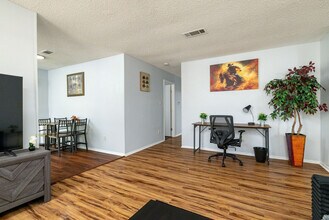 Building Photo - 2428 McAdoo Ln