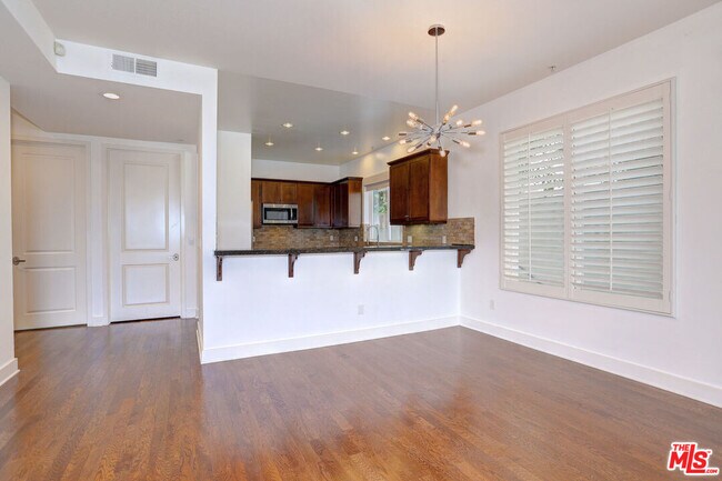 Foto del edificio - 11851 Laurelwood Dr