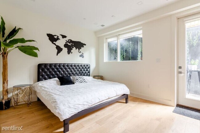 Foto del edificio - 2 br, 2 bath Condo - 1018 Douglas Street NE