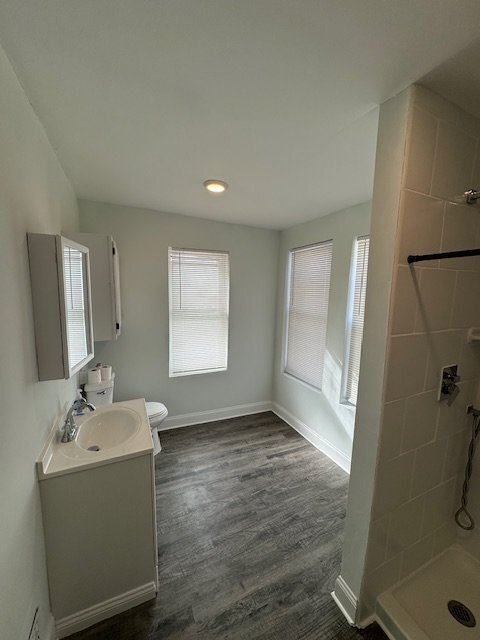 Building Photo - AVAILABLE NOW! Large 4 Bedroom, 3.5 Bath I...