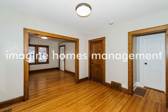 Foto del edificio - 3857 45th Ave S
