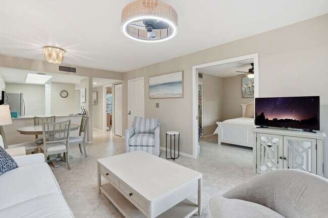 Foto del edificio - 600 Neapolitan Way