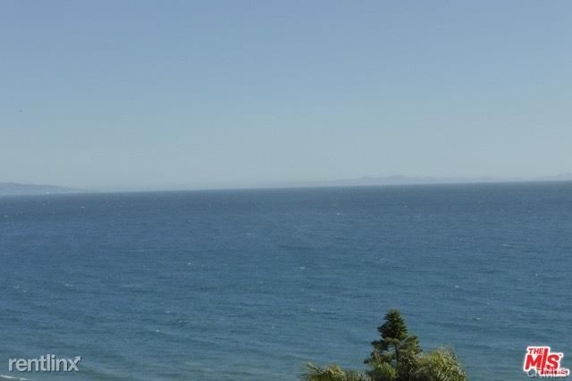 Foto del edificio - 18065 Coastline Dr