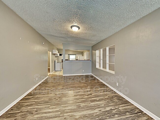 Building Photo - 1501 S Westmoreland Dr