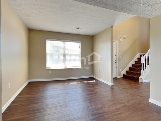 Building Photo - 138 Thompson St