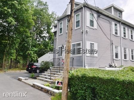 2 br, 1 bath - 64 Commonwealth Rd - 2 br, 1 bath  - 64 Commonwealth Rd