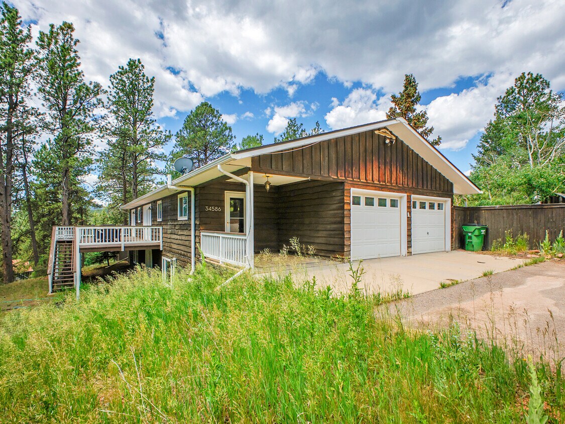 Primary Photo - 34586 Circle Dr
