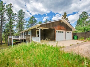 Building Photo - 34586 Circle Dr