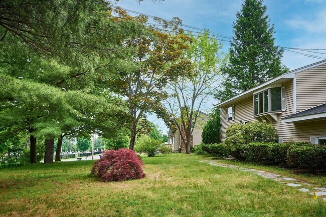 Foto del edificio - 167 Rocky Hill Rd