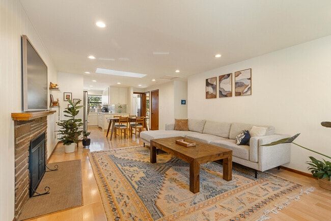 Foto del edificio - 10828 23rd Ave NE