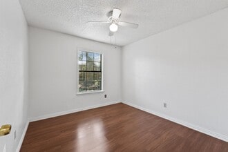 Building Photo - 7715 Candlegreen Ln