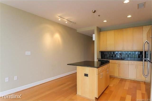 Primary Photo - 2 br, 2 bath Condo - 333 W Trade