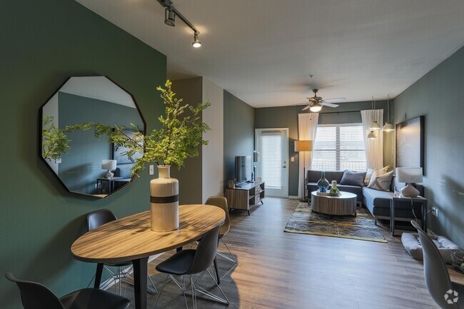 4BR, 4BA - 1470SF - Domain at Town Centre