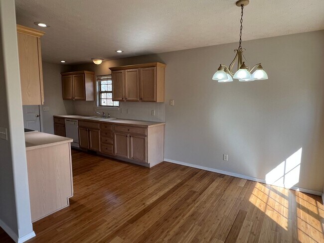 Foto del edificio - 3 Bed / 2 Bath in the Heart of Nixa