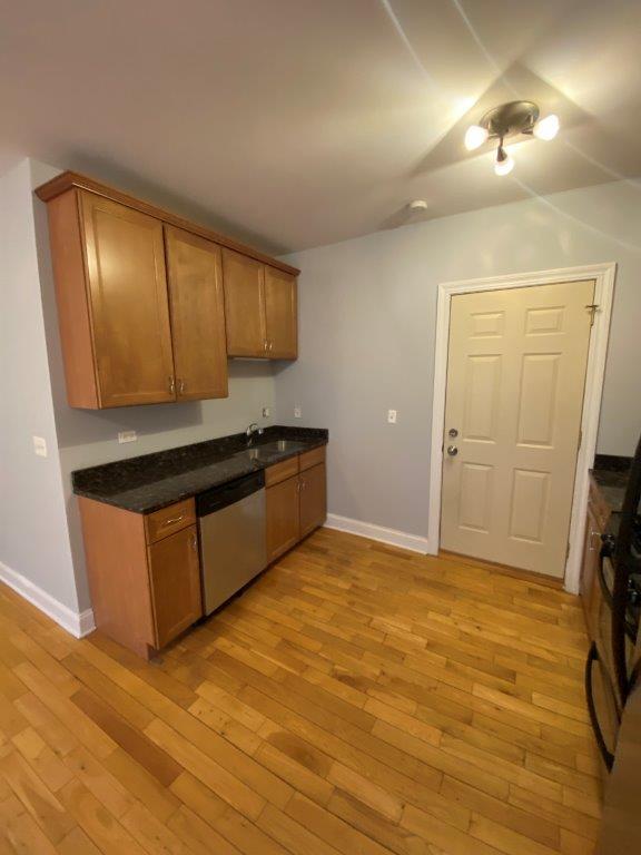 Foto del edificio - 4566 W George St