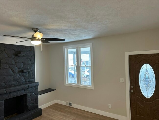 Building Photo - 523 Franklin Ave