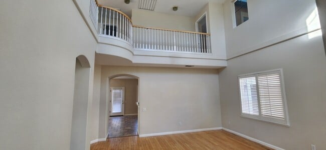 Building Photo - 267 W Springer Dr