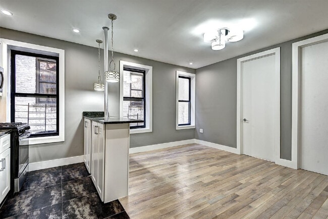 Building Photo - 503 W 176th St