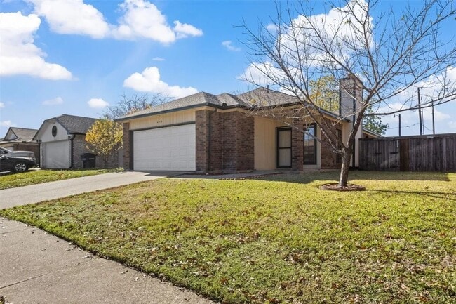 Building Photo - 4313 Flamingo Way